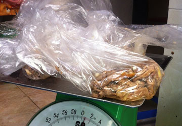 Hiệu trưởng 'chén hết' suất cơm của học sinh tiểu học?